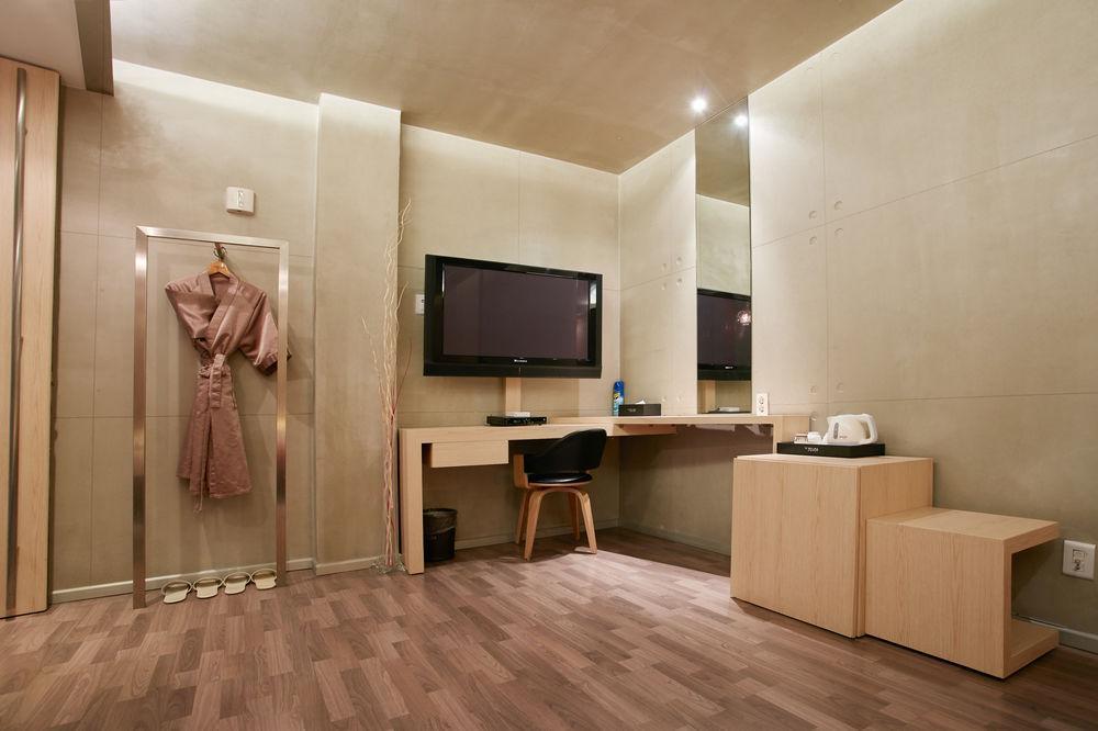 Tria 3*