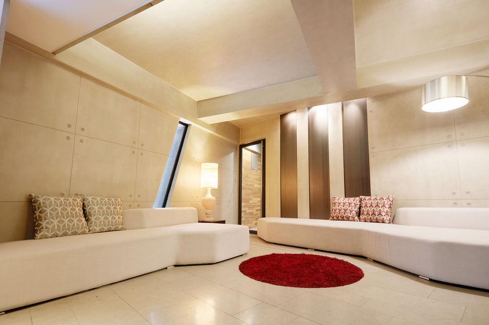 Tria Hotel 3*